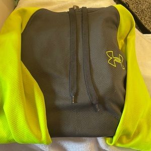 Under Armour bright yellow and gray men’s small sweatshirt loose fitting